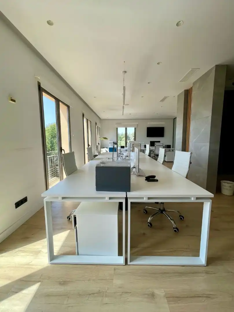 Office for sale in Marbella  with Air Conditioner and Furnished