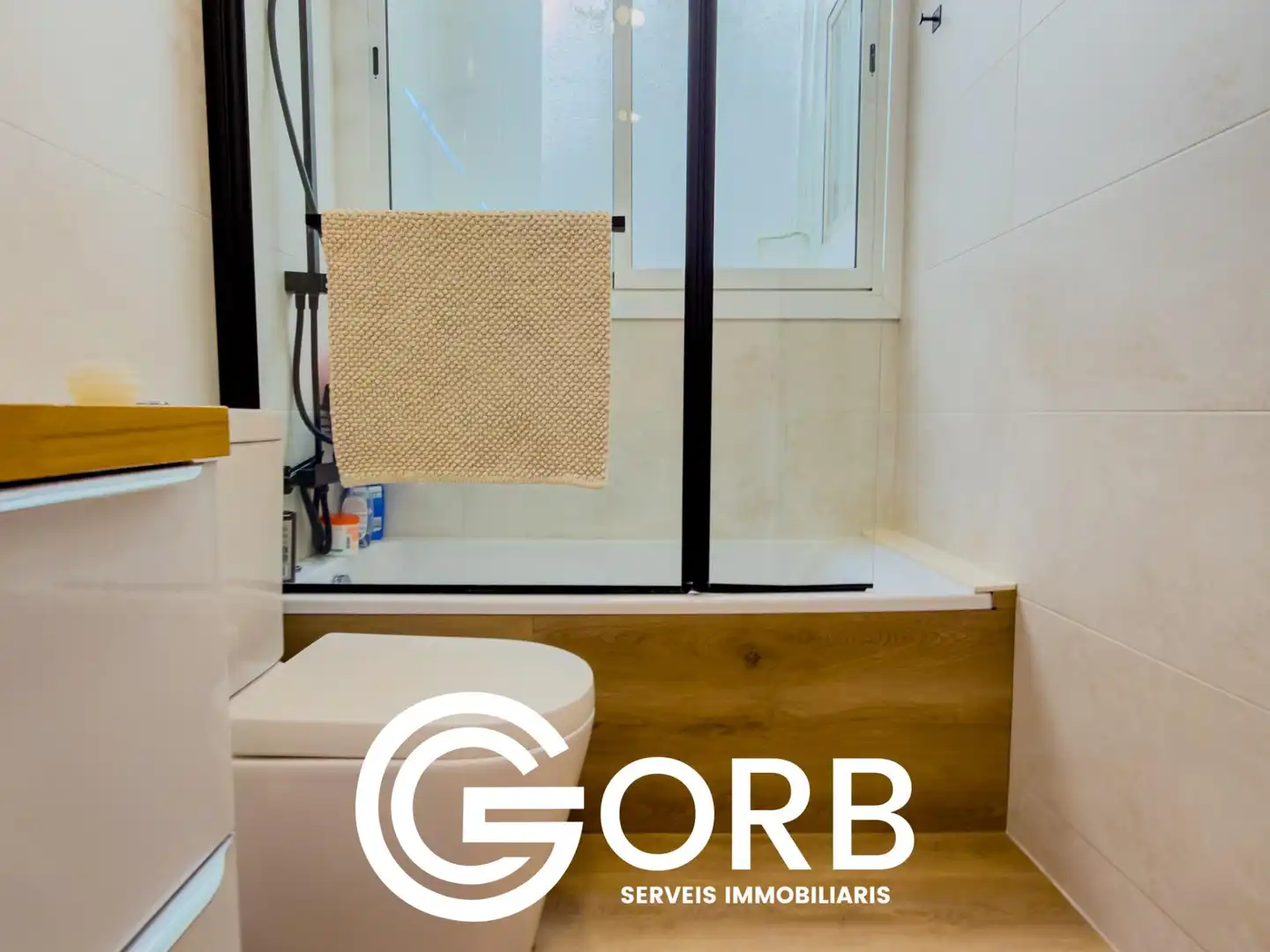 Baño de Ático en venta en Mataró con Aire acondicionado, Calefacción y Terraza