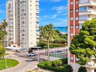 Apartament amb piscina en venda a Calle MENORCA