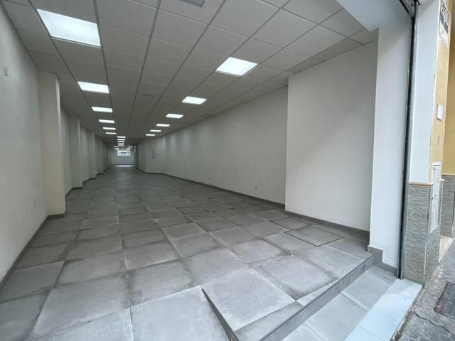 Local comercial en Alquiler en Calle de José Payán en Centro - Barriada Mallorca