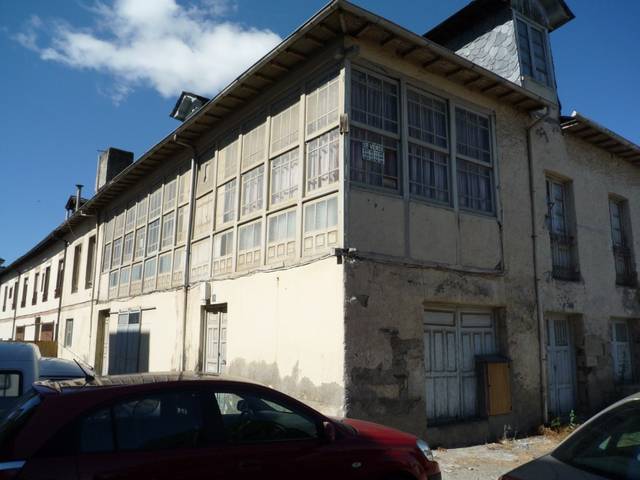 Casa-chalet en Venta en Cacabelos