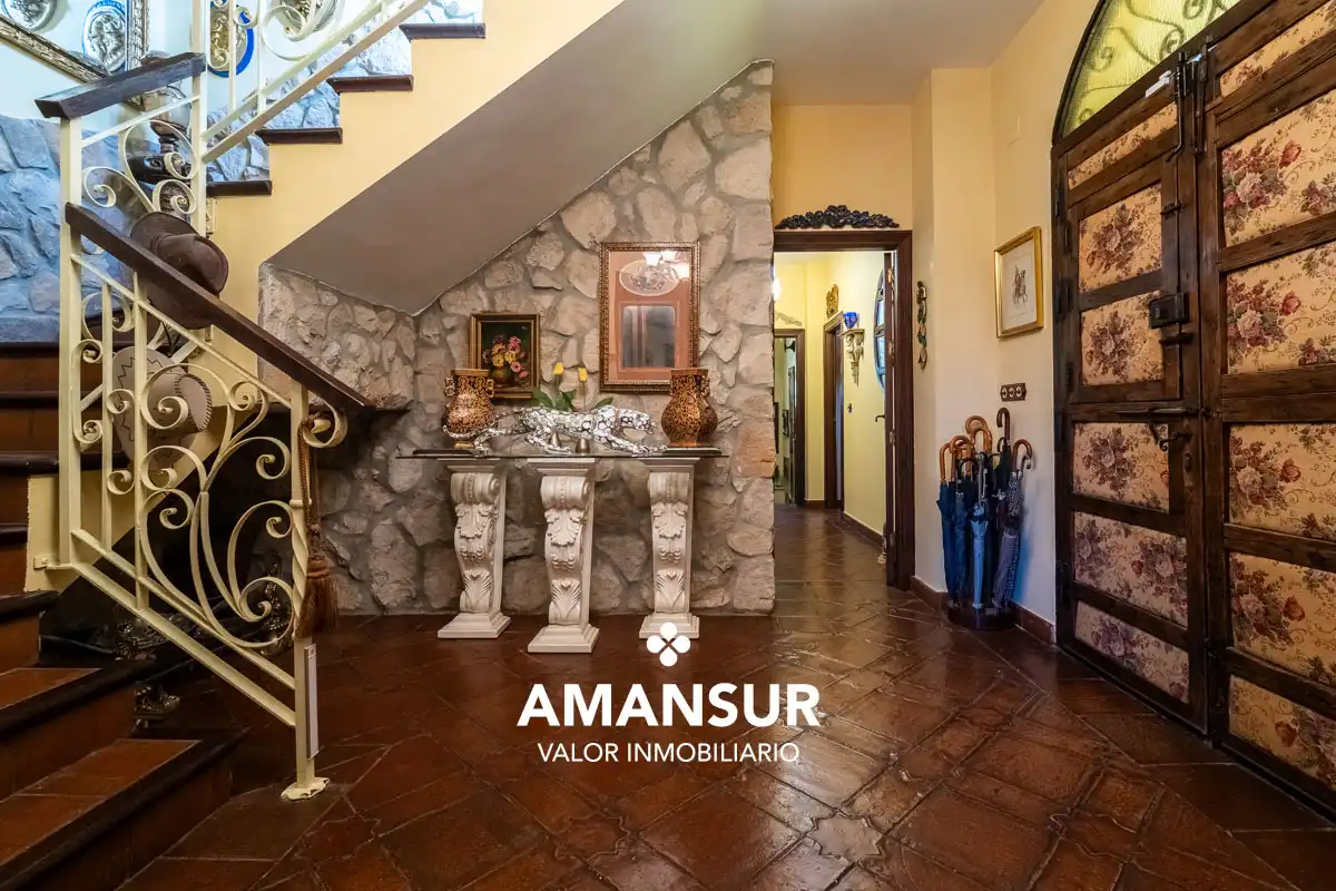 Chalet con piscina en venta en Avenida del Almendro, imagen 32