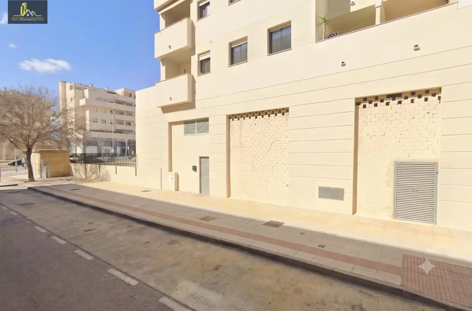 Vista exterior de Local en venta en Jerez de la Frontera