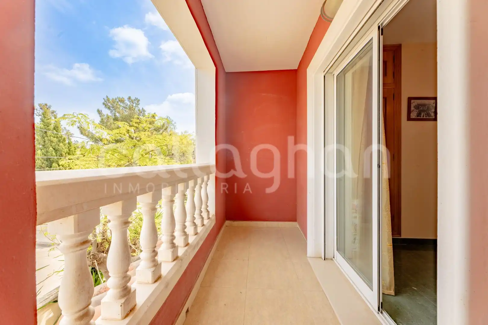 Terrassa de Casa o xalet en venda en La Pobla de Vallbona amb Aire condicionat, Calefacció i Jardí privat