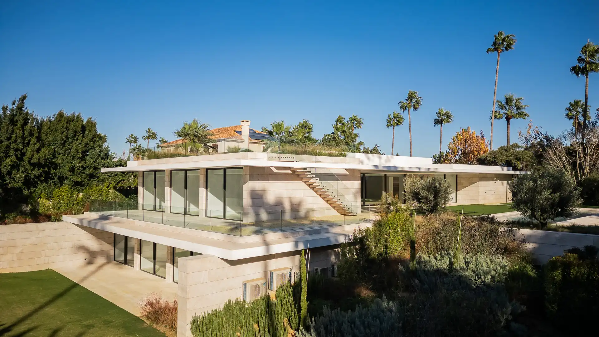 Vista exterior de Casa o chalet en venta en Sotogrande con Aire acondicionado, Calefacción y Jardín privado