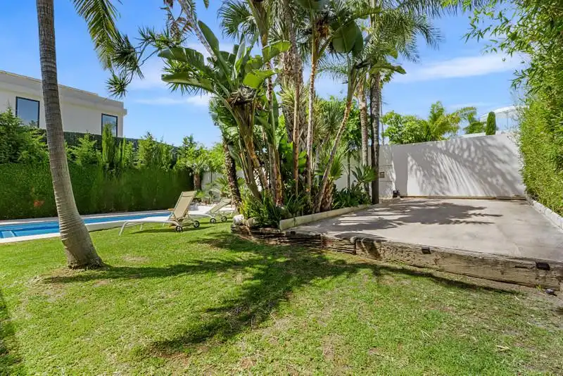 Swimming pool of Houses for rent in Marbella  with Air Conditioner, Private garden and Terrace