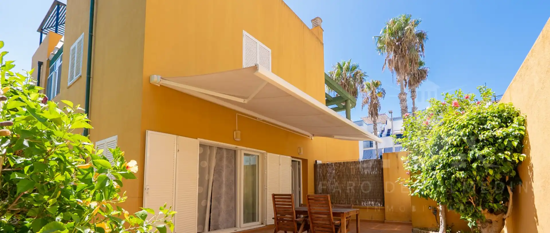 Terraza de Casa adosada en venta en Rota con Aire acondicionado, Terraza y Piscina comunitaria