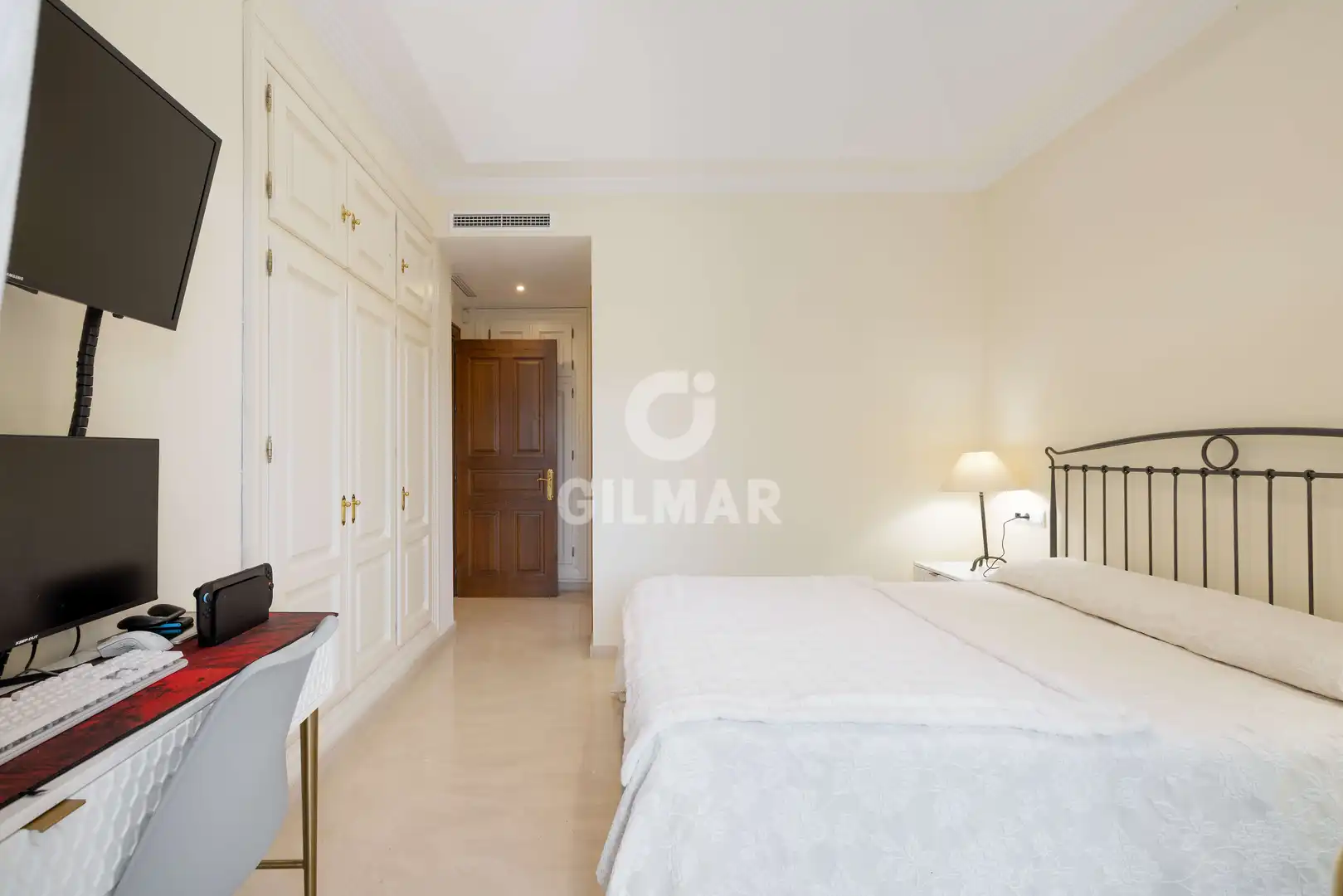 Habitación de Casa o chalet en venta en Benahavís con Calefacción, Jardín privado y Piscina