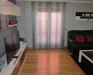 Living room of Single-family semi-detached for sale in Oyón-Oion  with Heating, Private garden and Terrace