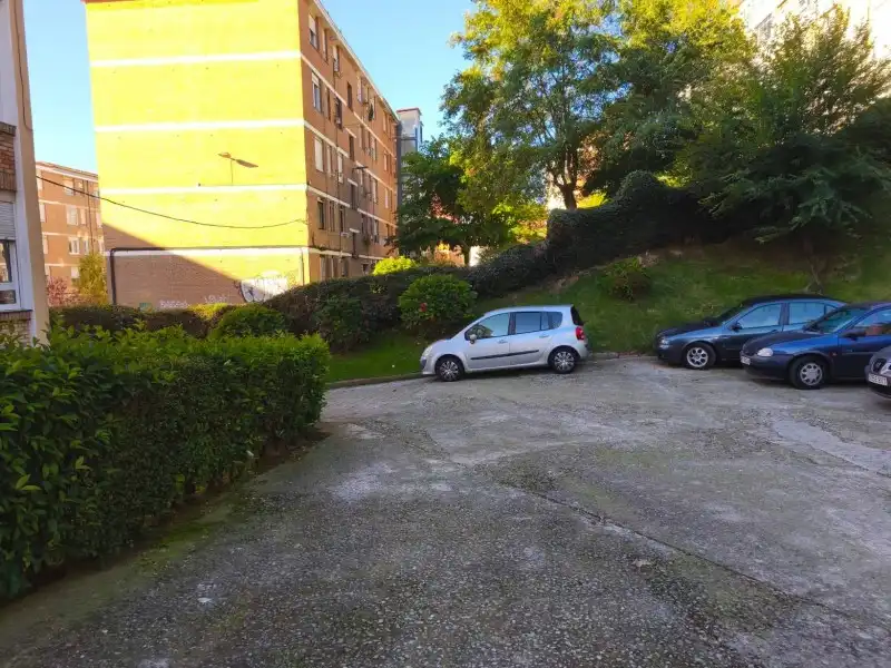 Parkplatz von Erdgeschoss zum Verkauf in Santander mit Privatgarten, Parkett und Möbliert