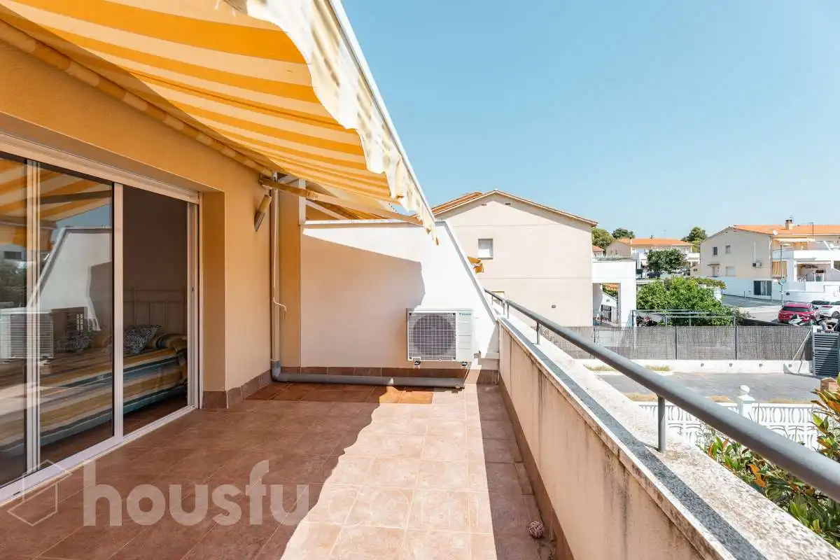 Haus mit Pool zum Verkauf in Calle Poeta Rafael Alberti .