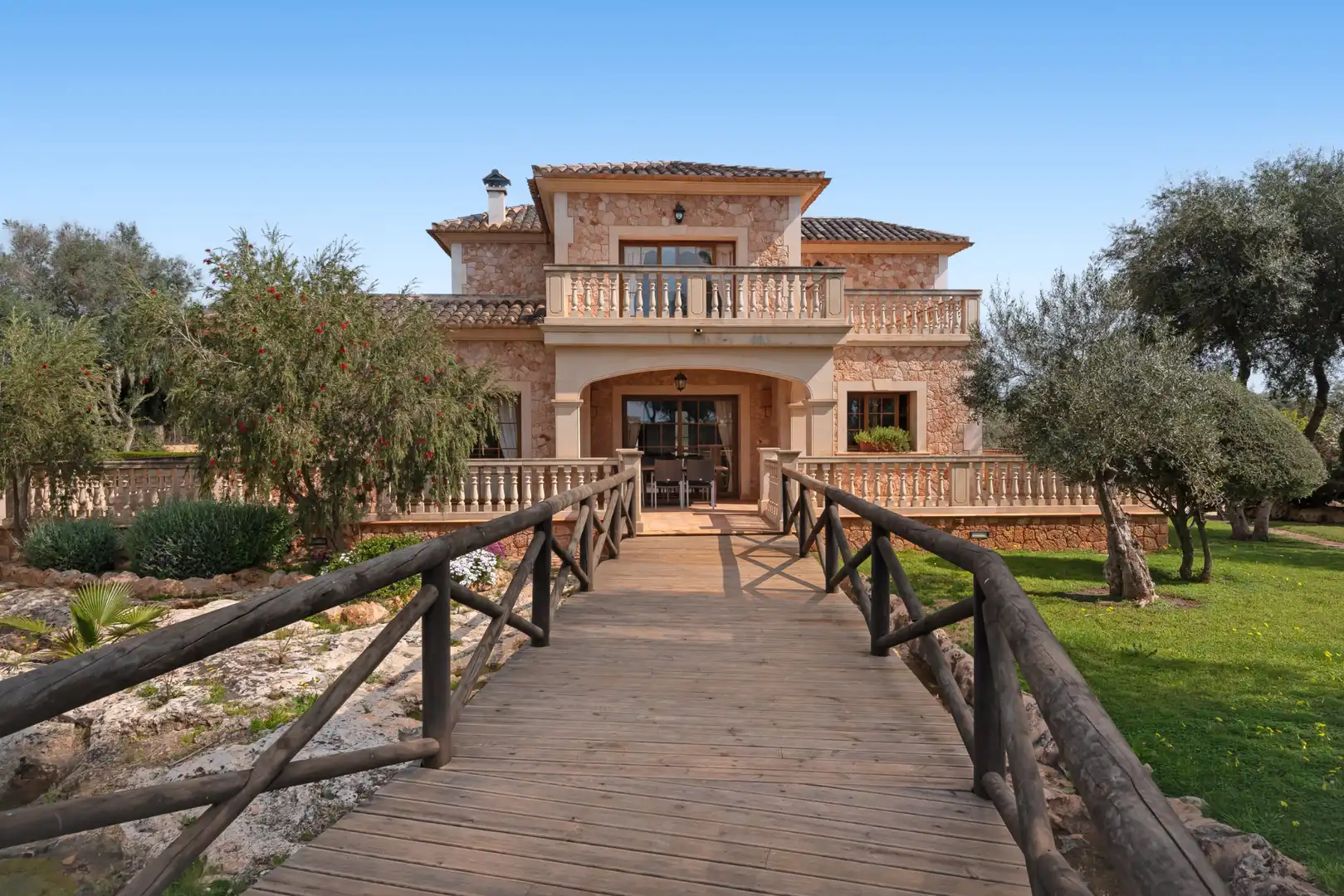 Vista exterior de Finca rústica en venda en Llucmajor amb Aire condicionat, Calefacció i Jardí privat