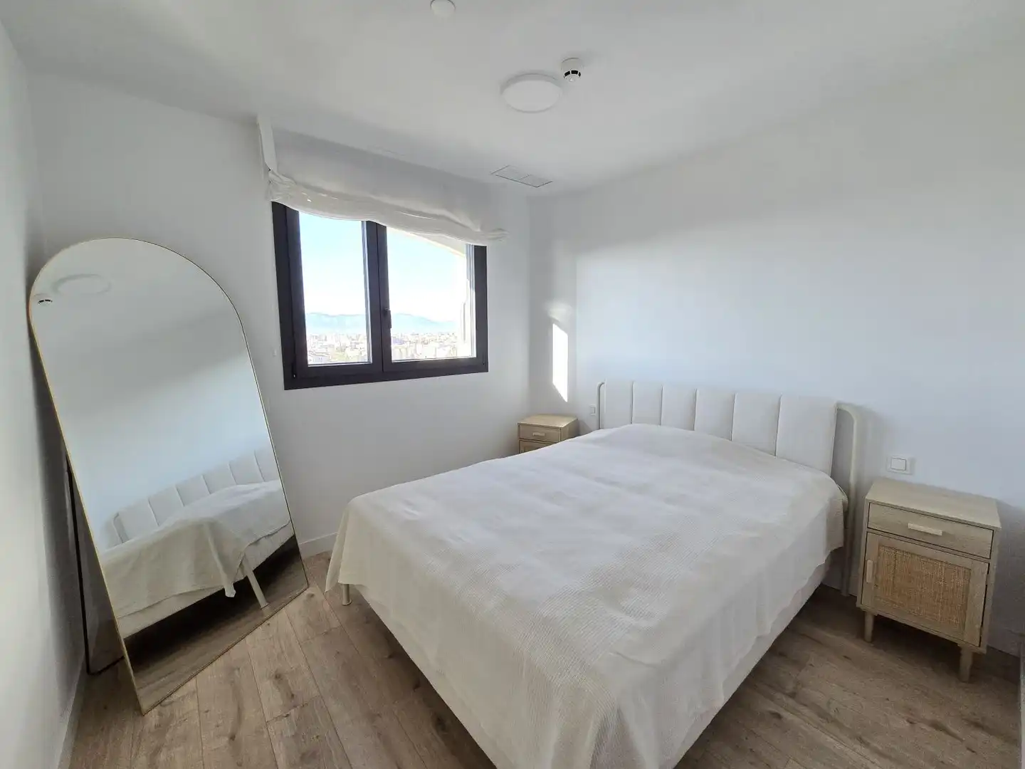 Schlafzimmer von Wohnung zur Miete in Málaga mit Klimaanlage, Heizung und Terrasse