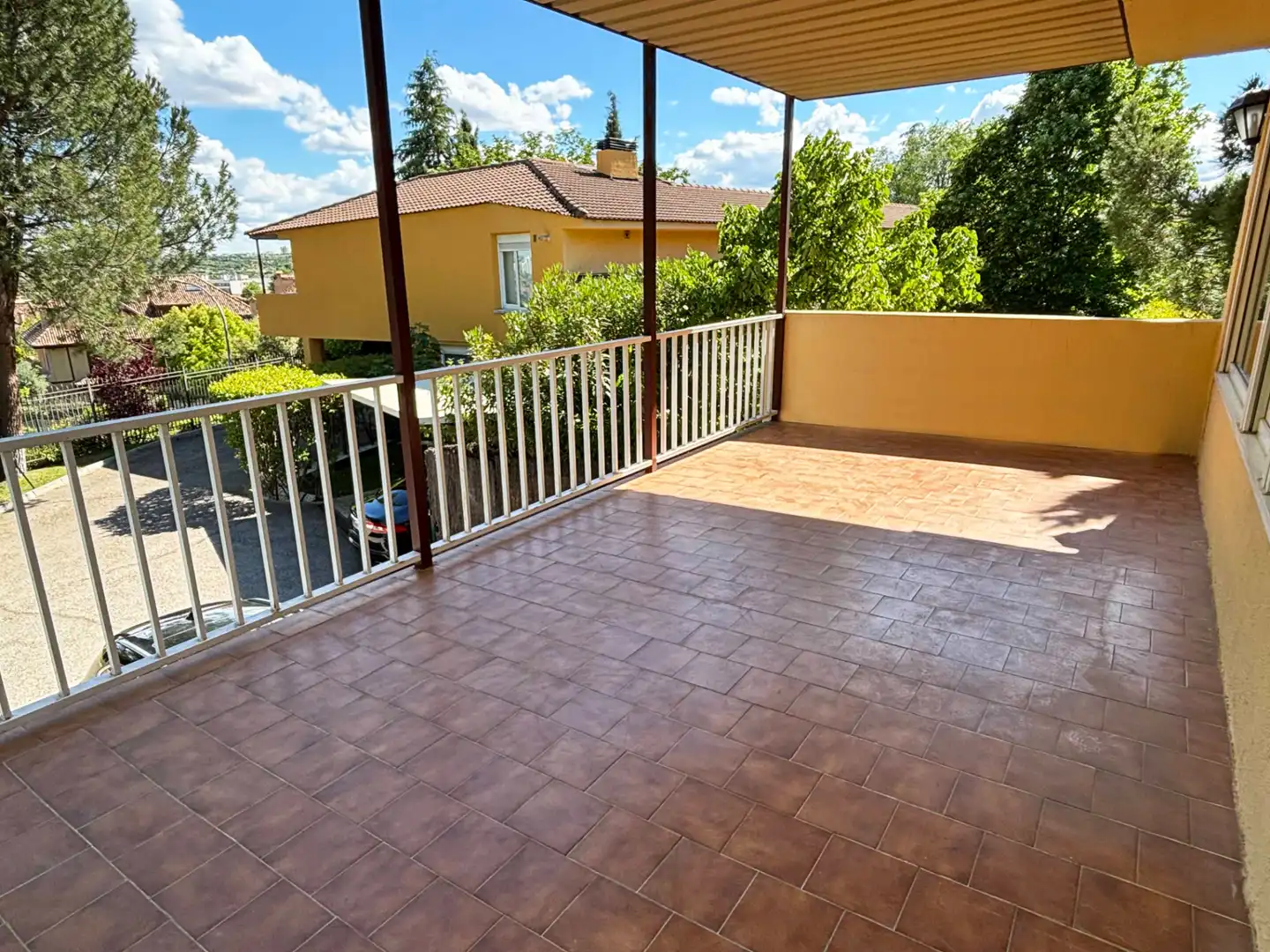 Terrassa de Casa adosada de lloguer en La Moraleja amb Calefacció, Jardí privat i Terrassa