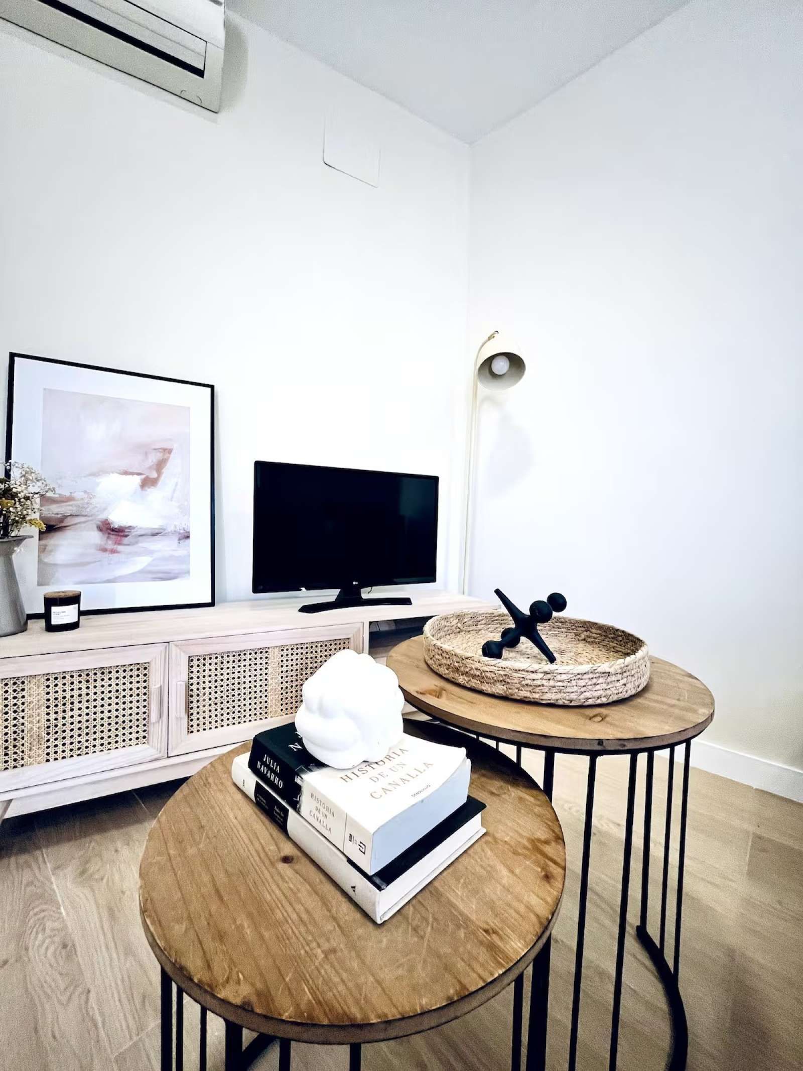 Sala d'estar de Apartament per a compartir en L'Eliana amb Aire condicionat, Terrassa i Moblat