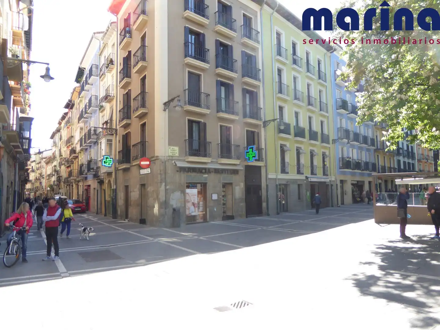 Vista exterior de Local en venta en  Pamplona / Iruña