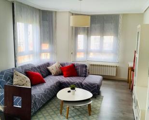 Sala d'estar de Pis de lloguer en Gijón  amb Calefacció, Parquet i Traster