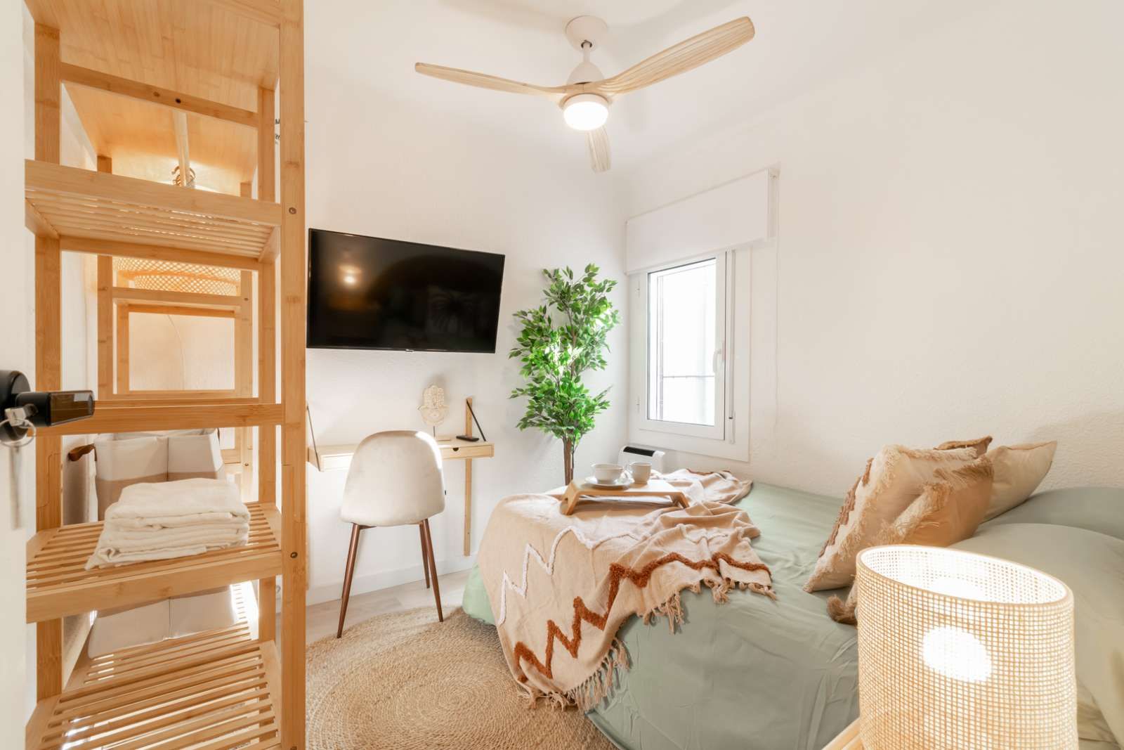 Flat to share in El Carmel