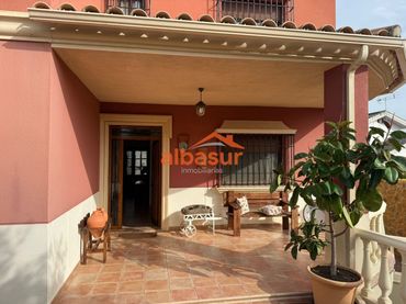 Villa avec piscine à vendre à Calle Alcornoque