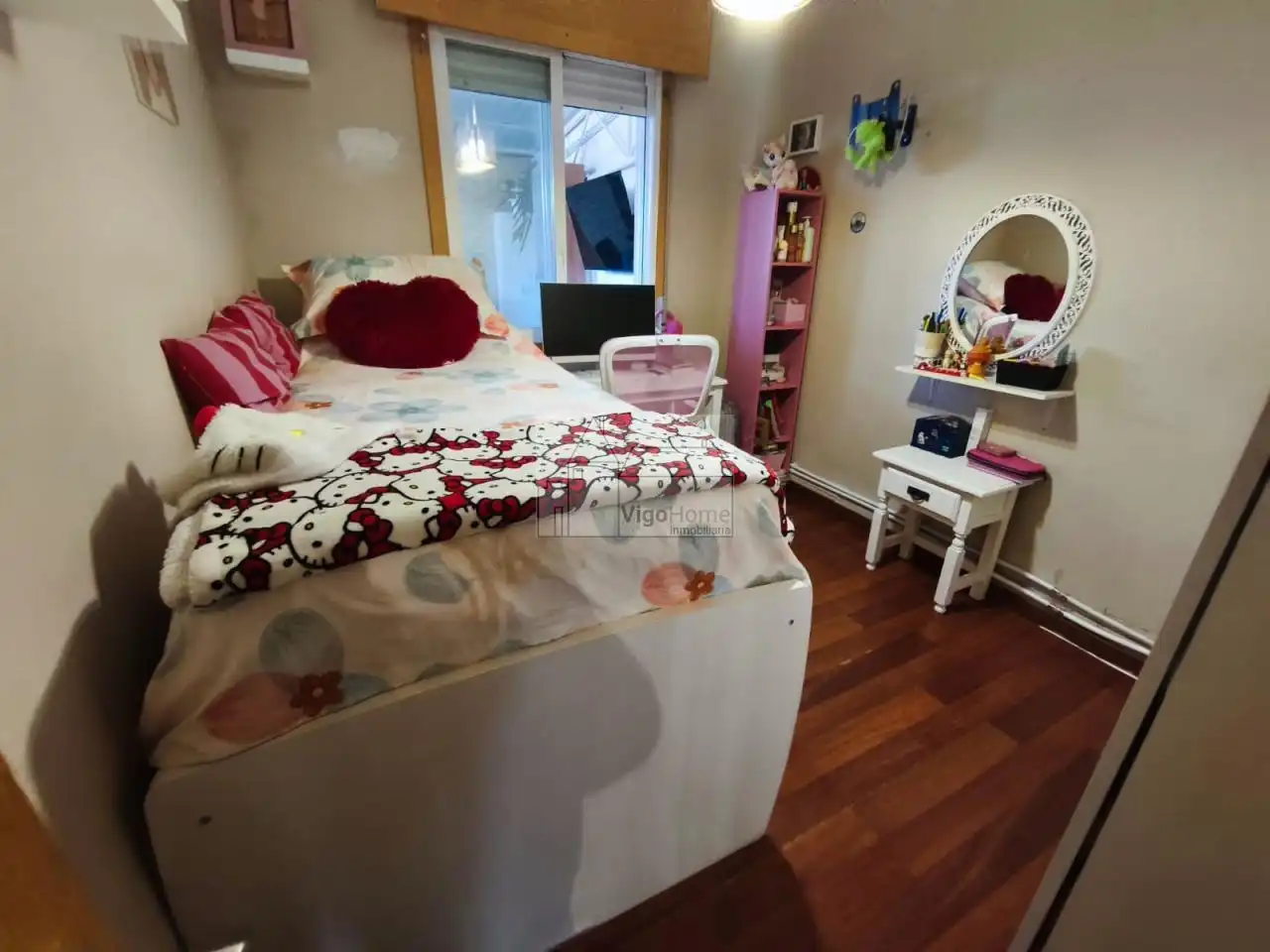 Habitación de Piso en venta en Vigo  con Calefacción, Terraza y Trastero