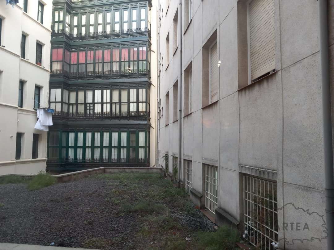 Piso en venta en Mazarredo Zumarkalea, Albia