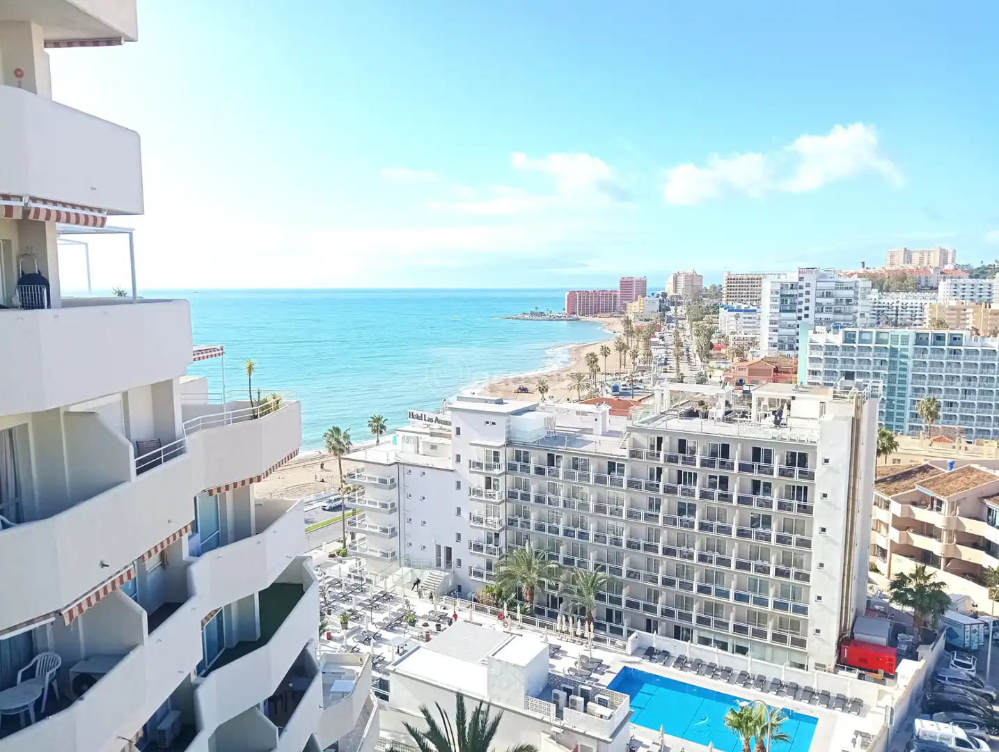 Vista exterior de Estudi en venda en Benalmádena amb Aire condicionat, Terrassa i Moblat
