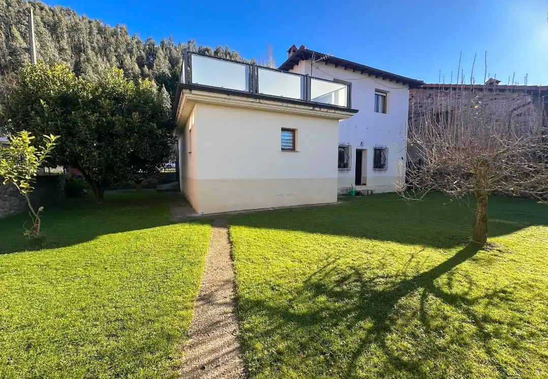 Vista exterior de Casa o xalet en venda en Piélagos amb Calefacció, Jardí privat i Terrassa
