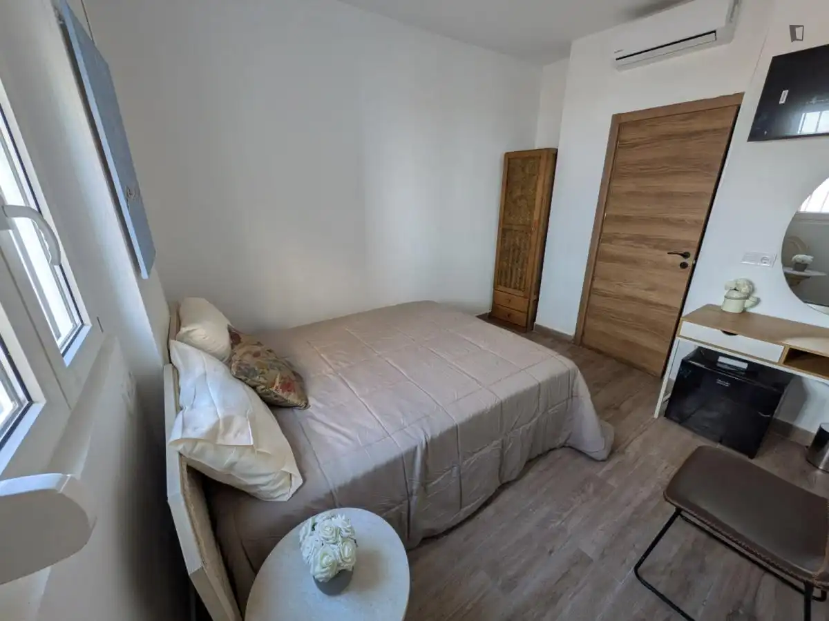 Habitación de Casa o chalet para compartir en Málaga con Aire acondicionado, Amueblado y Lavadora