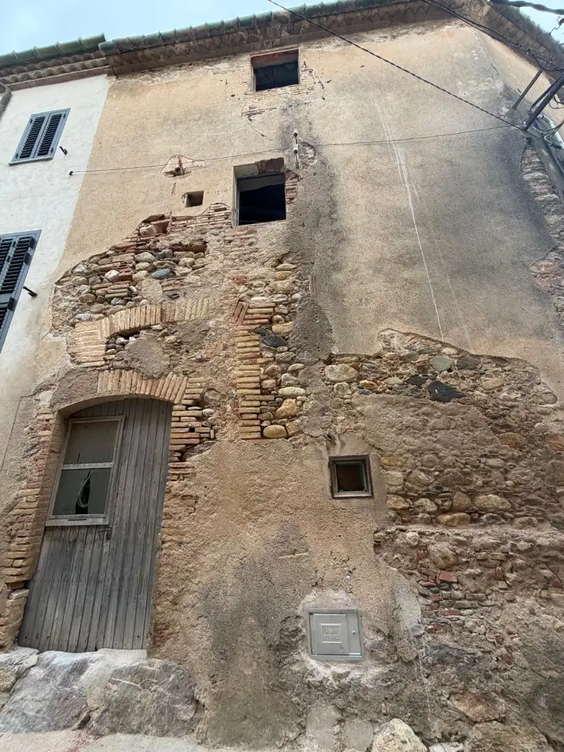 Casa adosada en venda a Peralada, Girona