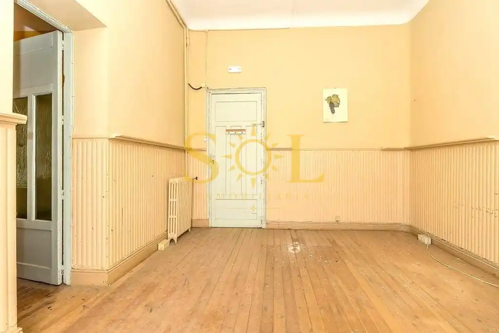 Local en venta en Gordoncillo con Parquet