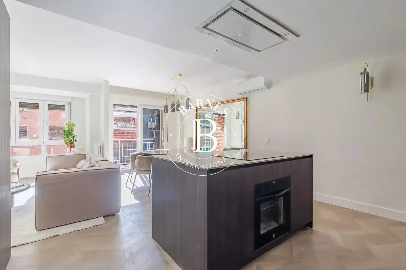 Living room of Flat for sale in Madrid  with Air Conditioner, Heating and Furnished
