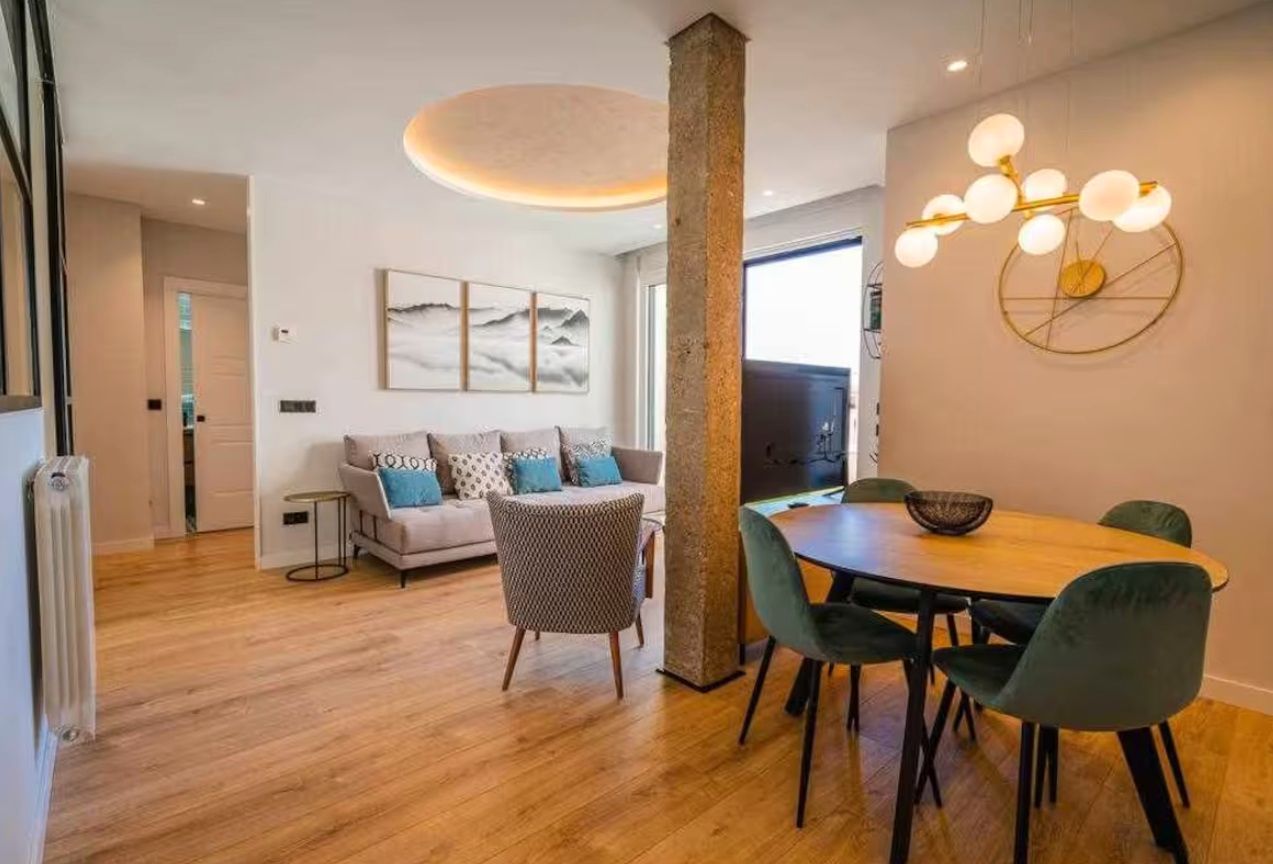 Living room of Apartment to rent in Burgos Capital  with Air Conditioner, Heating and Parquet flooring