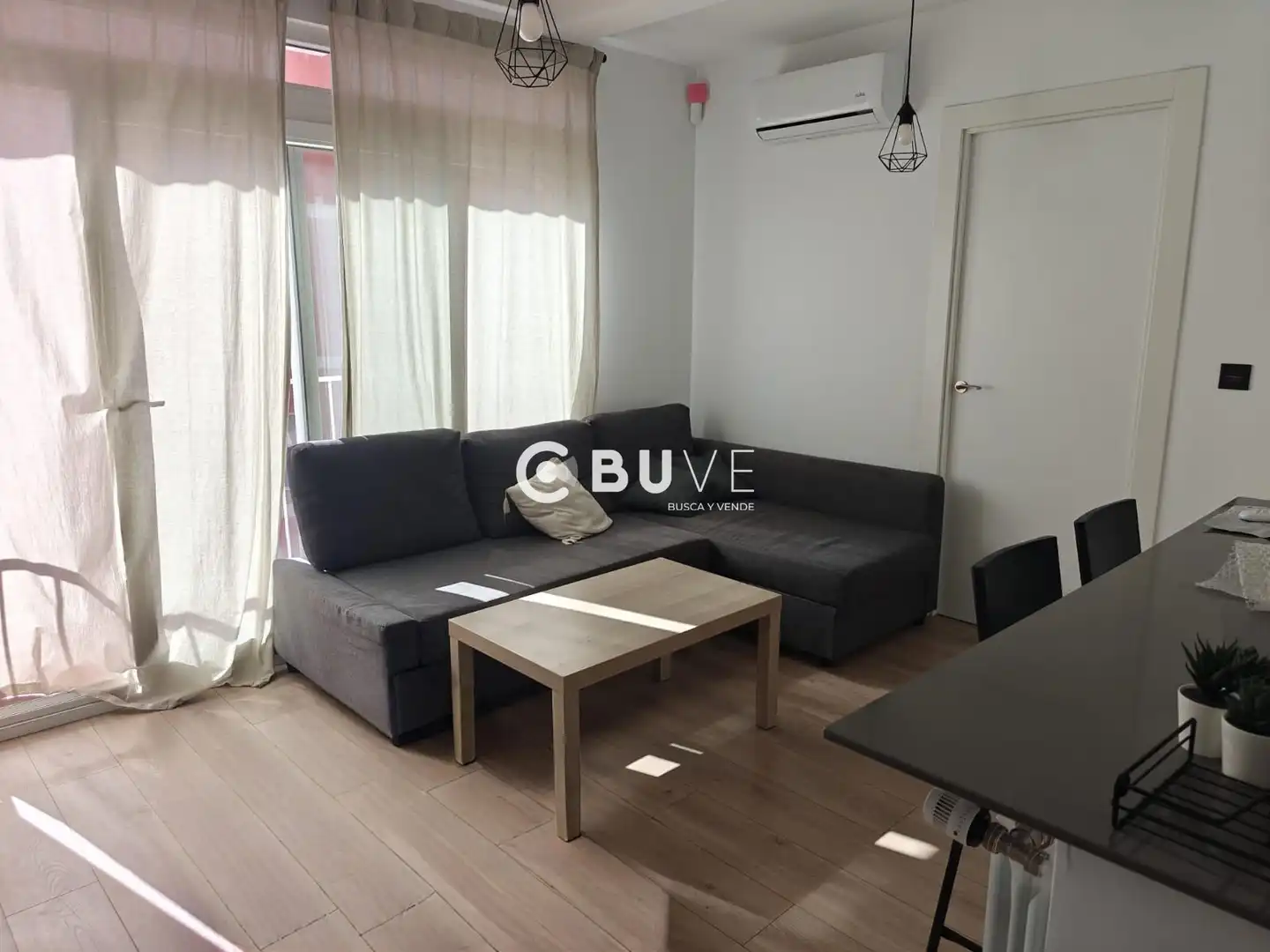 Sala de estar de Piso para compartir en Madrid con Aire acondicionado, Calefacción y Parquet