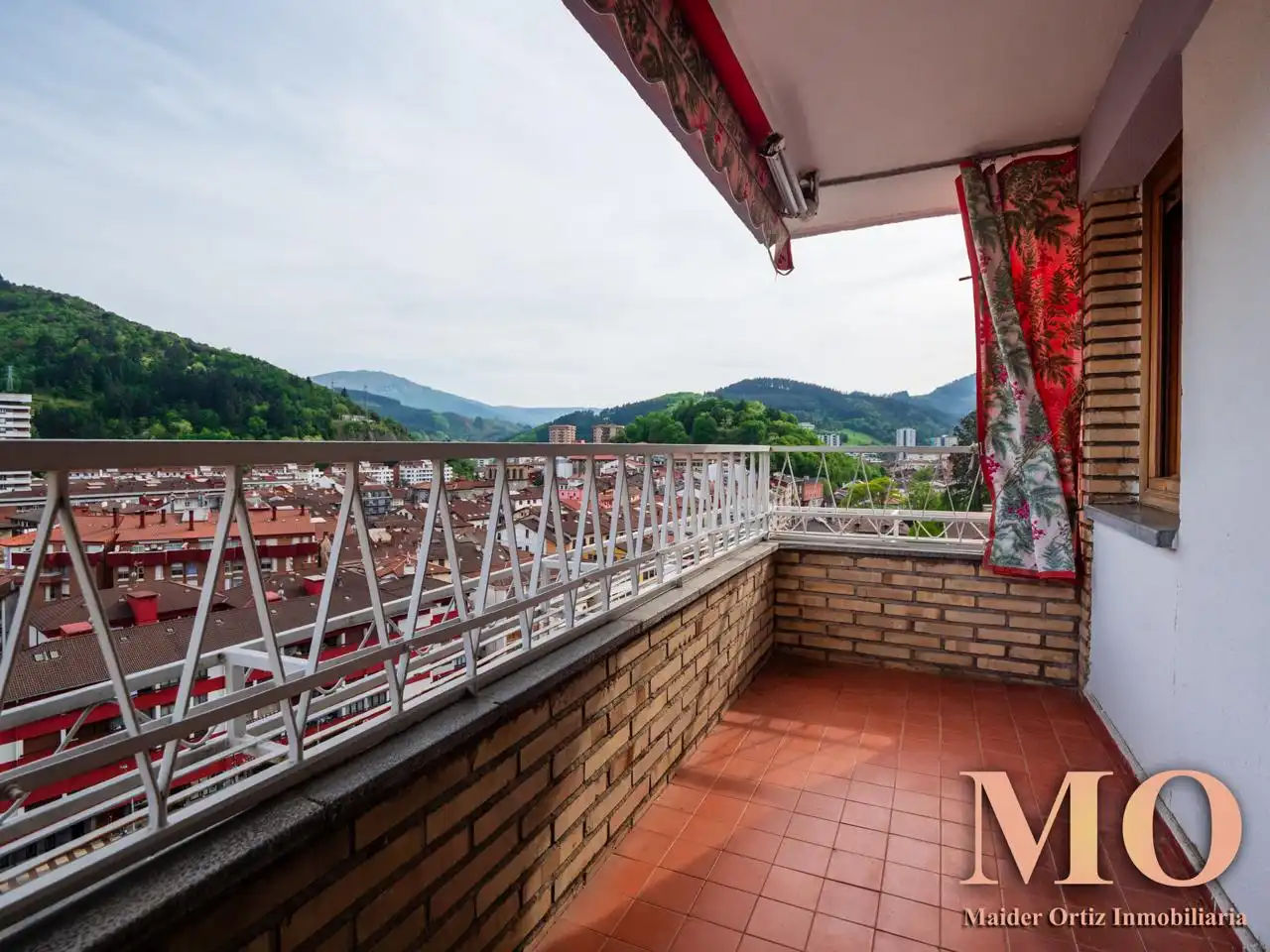 Terraza de Piso en venta en Arrasate / Mondragón con Calefacción, Terraza y Trastero