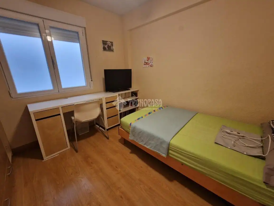 Bedroom of Flat for rent in Alcorcón  with Heating, Furnished and Community pool