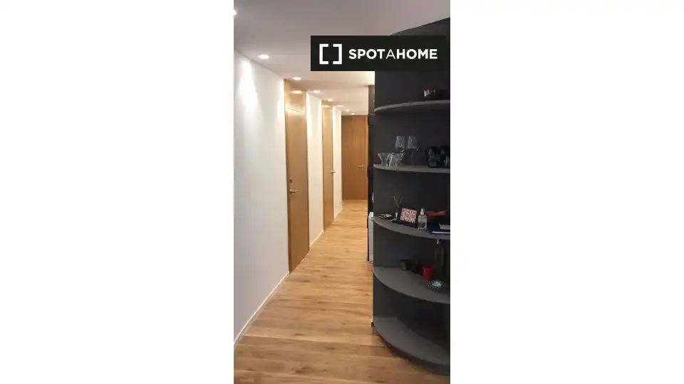 Room in Ensanche - Moyua - Diputación