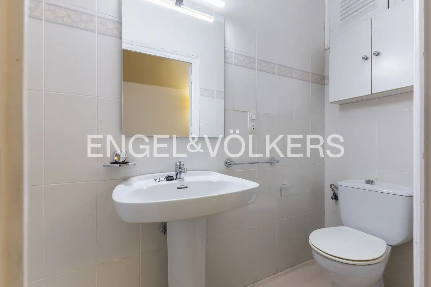 Badezimmer von Wohnung zur Miete in Valencia mit Klimaanlage, Heizung und Terrasse