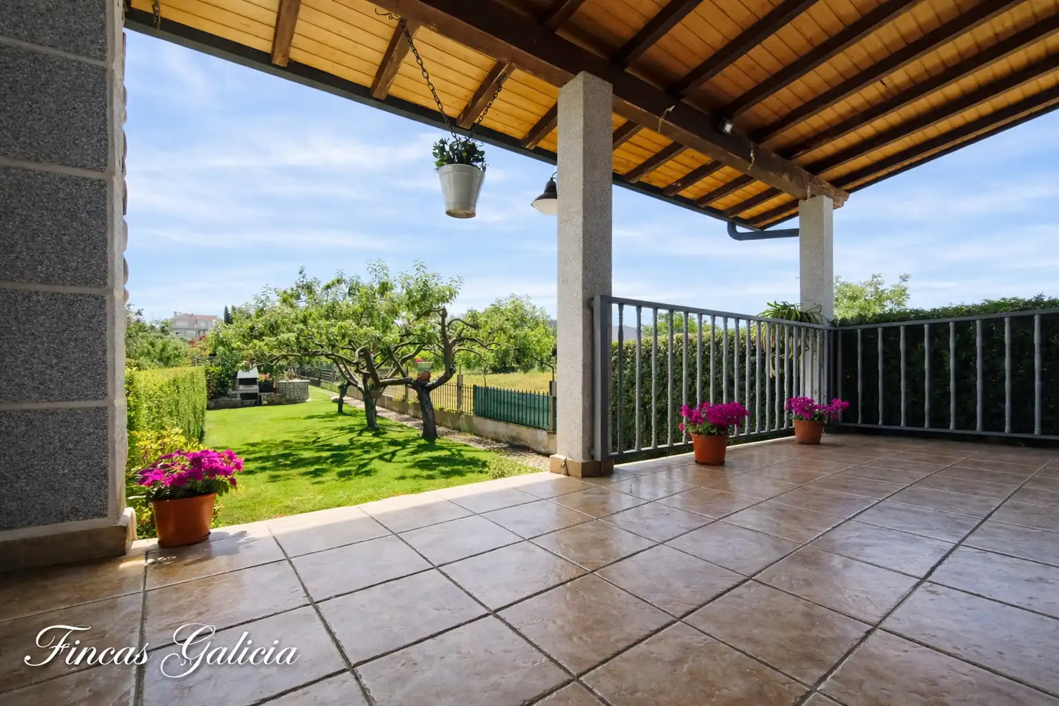 Terraza de Casa adosada en venta en Verín con Calefacción, Jardín privado y Terraza