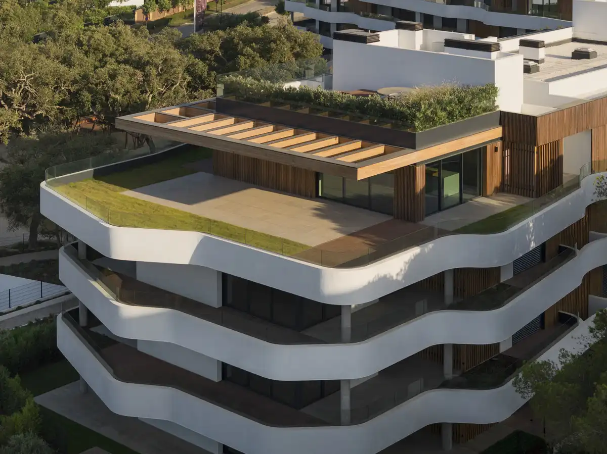 Vista exterior de Planta baixa en venda en Sotogrande amb Aire condicionat, Jardí privat i Terrassa