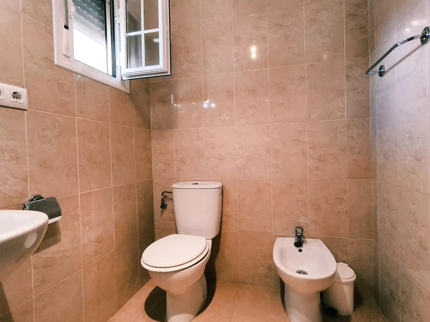 Baño de Apartamento en venta en Ayamonte con Terraza, Amueblado y Piscina comunitaria