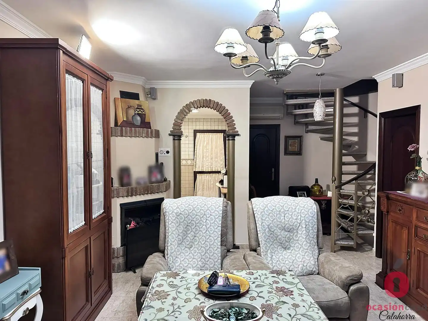 Sala d'estar de Casa o xalet en venda en Córdoba amb Aire condicionat, Jardí privat i Terrassa
