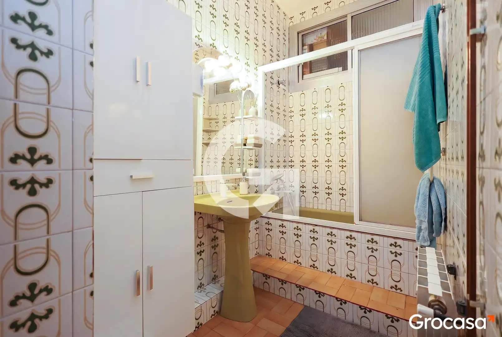 Bathroom of Flat for sale in Santa Coloma de Gramenet  with Air Conditioner, Heating and Furnished