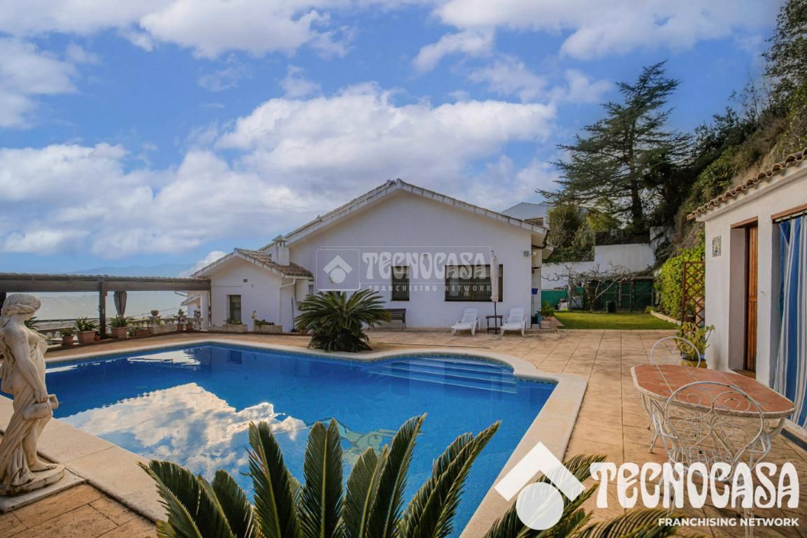 Exterior view of Single-family semi-detached for sale in Cabrils  with Swimming Pool