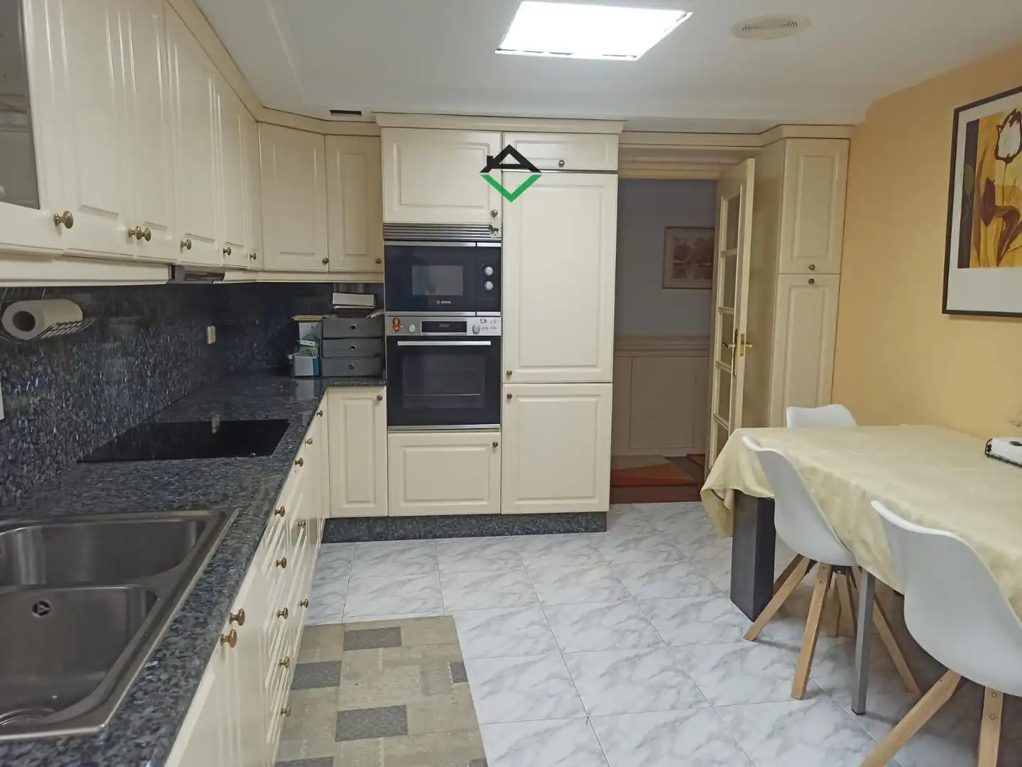 Cocina de Ático en venta en Cangas  con Calefacción, Terraza y Amueblado