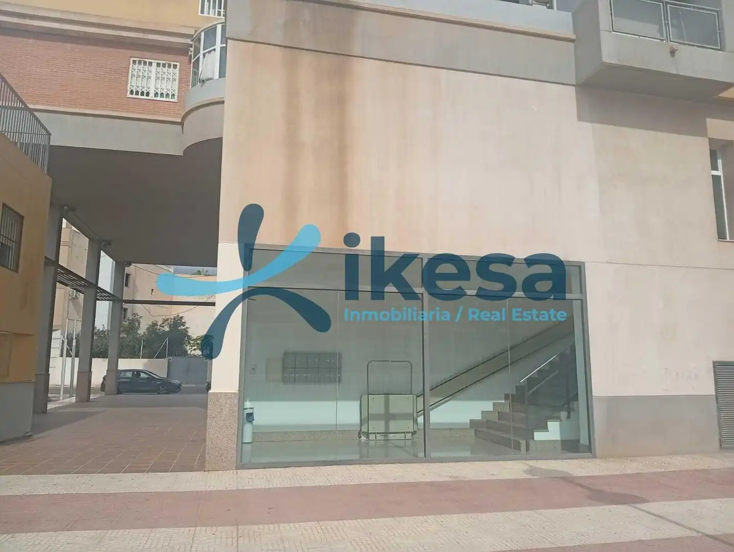 Local comercial en venta en El Parador de las Hortichuelas, imagen 2