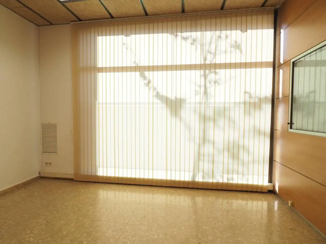 Business premises for sale in Calle de les Corts, imagen 4