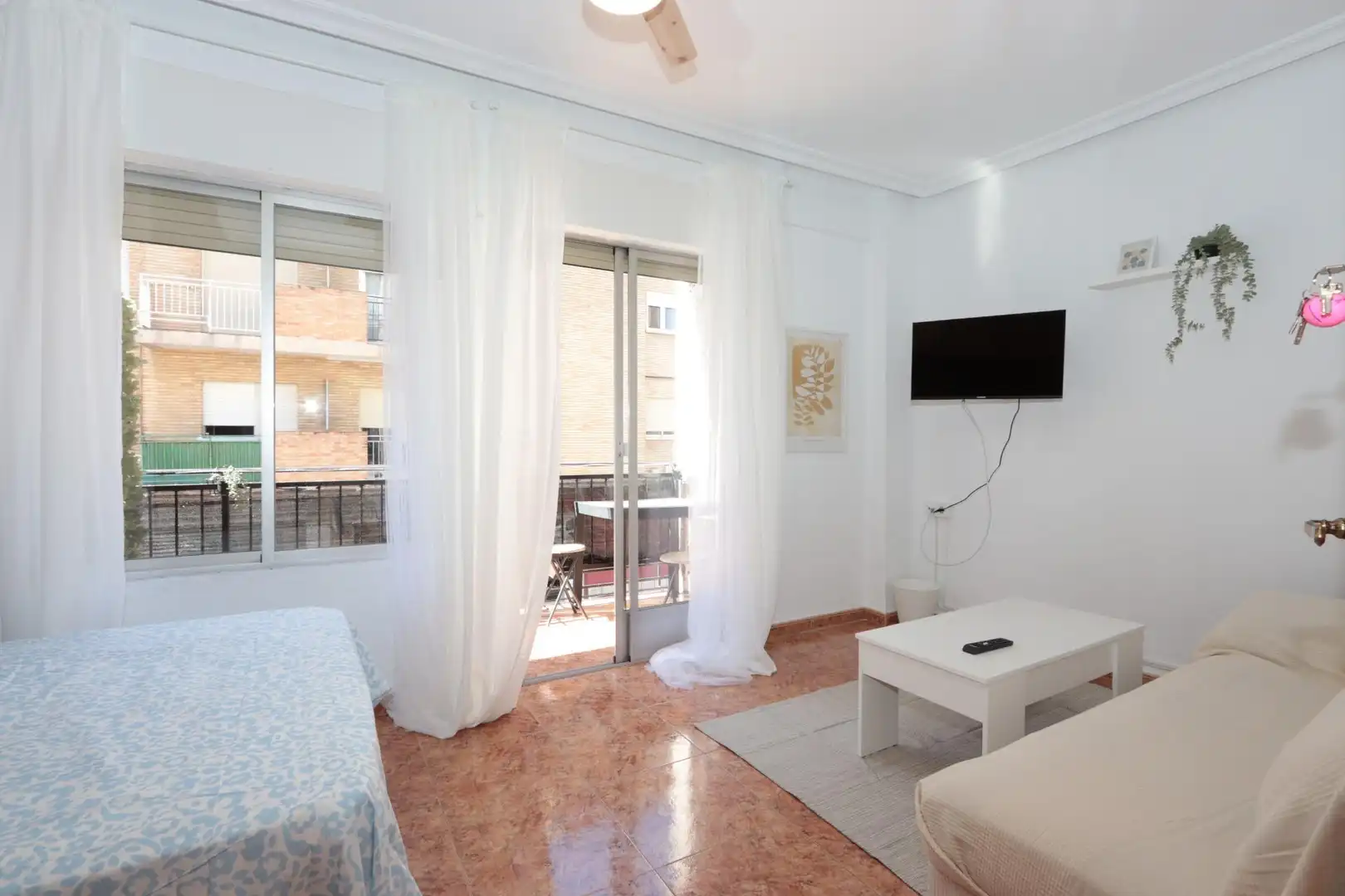 Habitación de Piso para compartir en Cartagena con Amueblado y Balcón