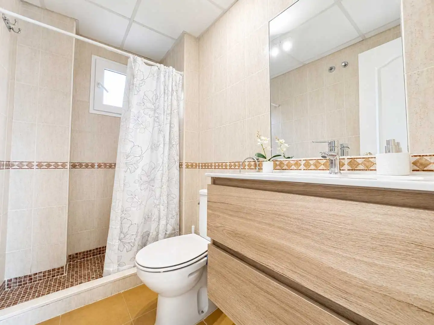 Baño de Planta baja en venta en Manilva con Jardín privado, Terraza y Trastero
