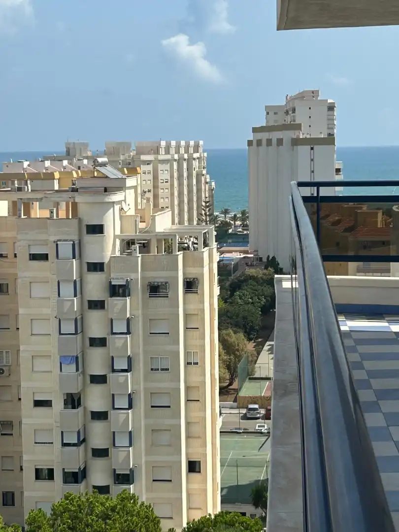 Appartamento con piscina in vendita a Carrer del Comtat 129, imagen 2