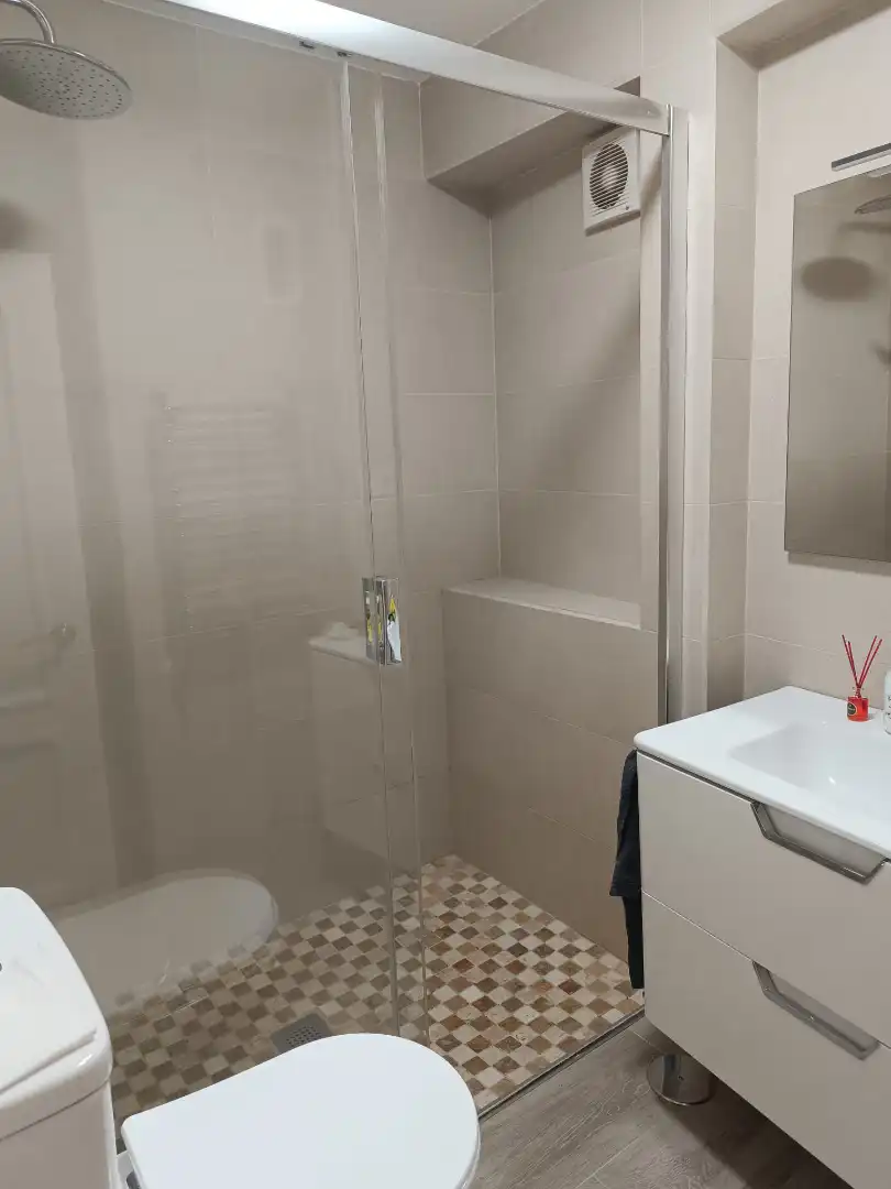 Bathroom of Flat for sale in Oviedo   with Heating, Parquet flooring and Storage room